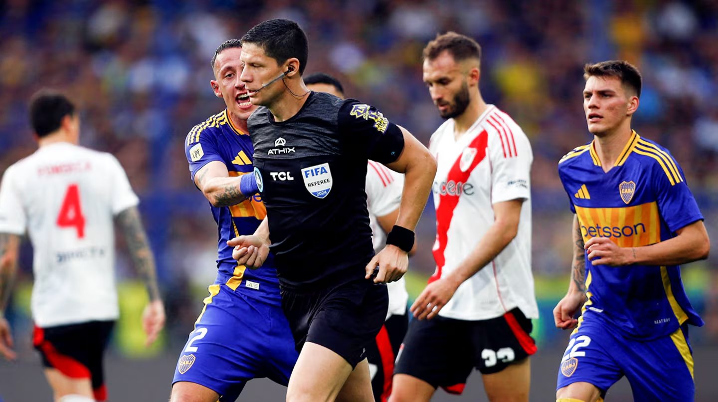 En este momento estás viendo Boca y River quieren salvar el año en la Bombonera