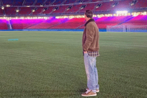 Lee más sobre el artículo “Ojalá algún día pueda volver”, el mensaje de Messi al visitar el estadio del Barcelona