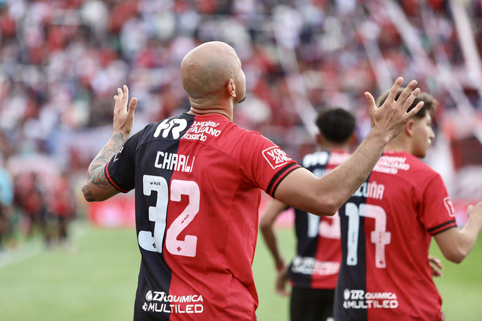 Lee más sobre el artículo Newell’s logró un triunfo clave ante un Huracán en llamas