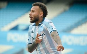 Lee más sobre el artículo  Racing superó a Defensa y se metió en zona de clasificación