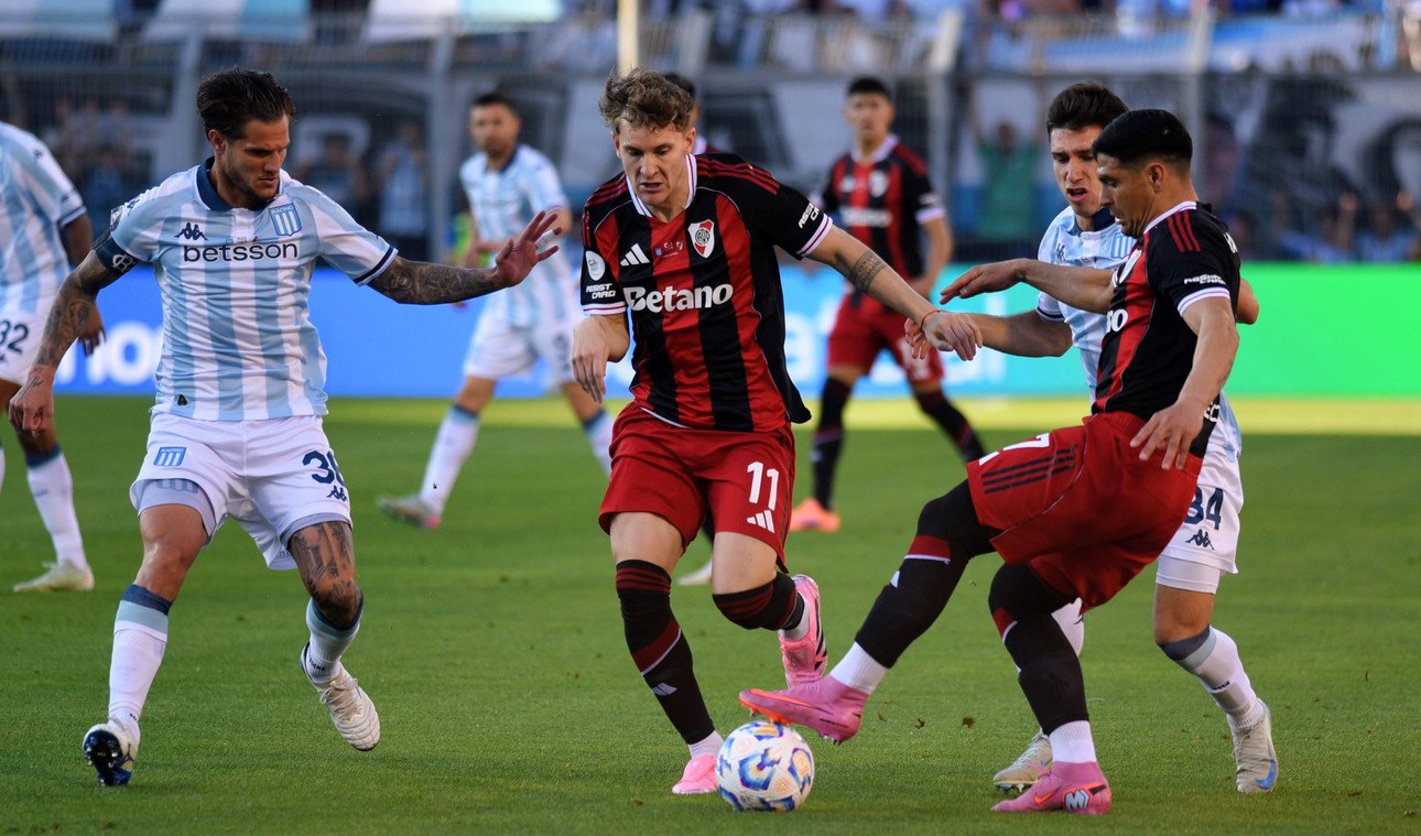 En este momento estás viendo Rácing y River a todo o nada por el pase a Cuartos