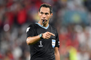 Lee más sobre el artículo Con Tello para Racing-River, los árbitros para los octavos de final