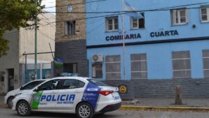 Lee más sobre el artículo Detenida por atacar a mordiscos a la policía en Cipolletti