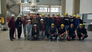 Lee más sobre el artículo Energía limpia: estudiantes visitan centrales hidroeléctricas de Río Negro