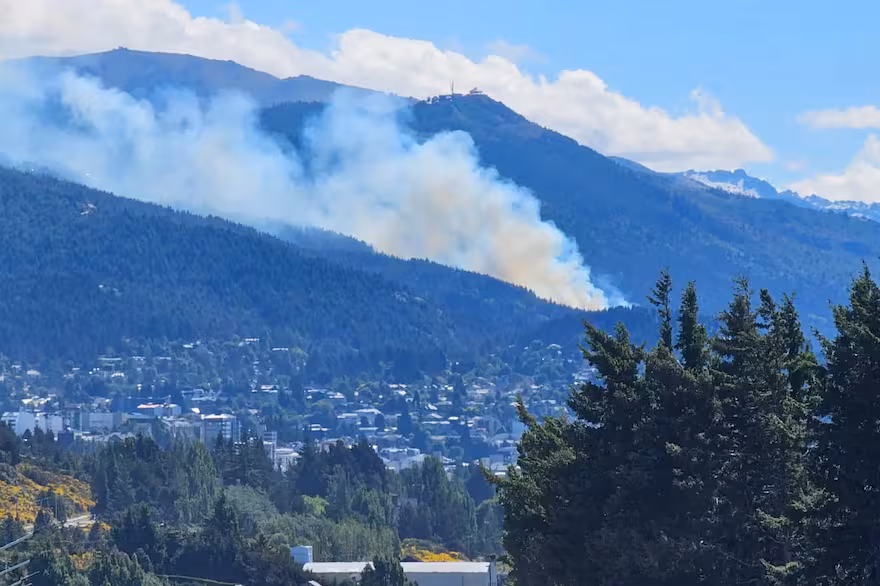 Lee más sobre el artículo Bariloche: siete focos de incendio en 48 horas