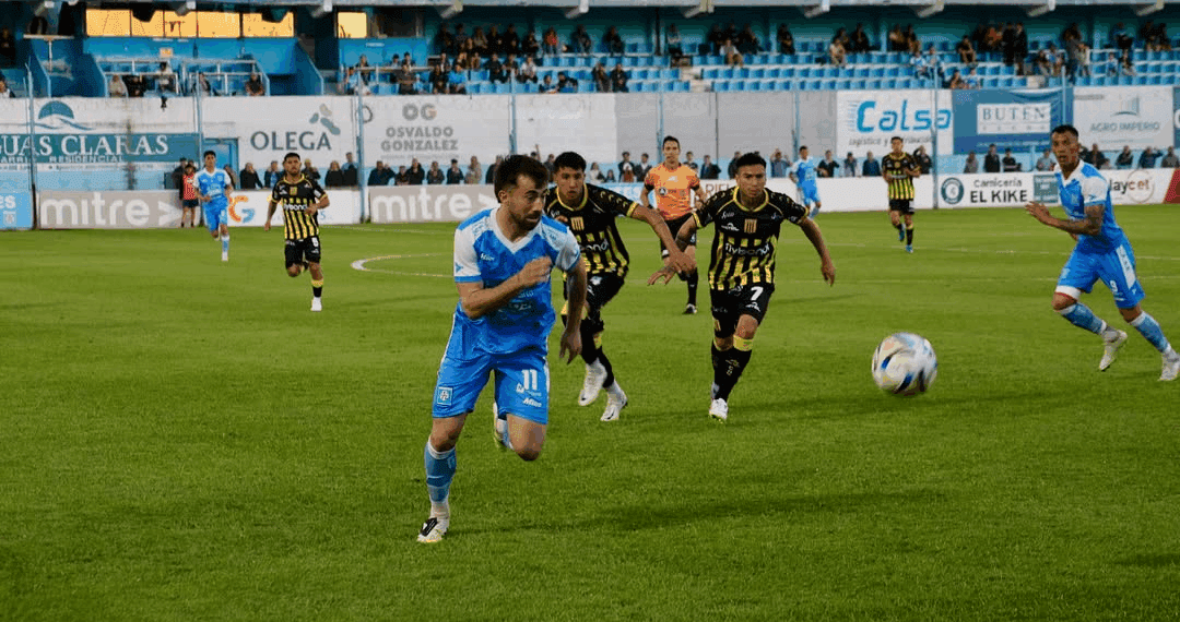 Lee más sobre el artículo Estudiantes de Rio Cuarto recibe a Deportivo Madryn por la final del Reducido