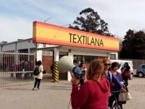 Lee más sobre el artículo Crisis en Textilana: Suspenden a casi 200 trabajadores por caída de ventas y problemas económicos