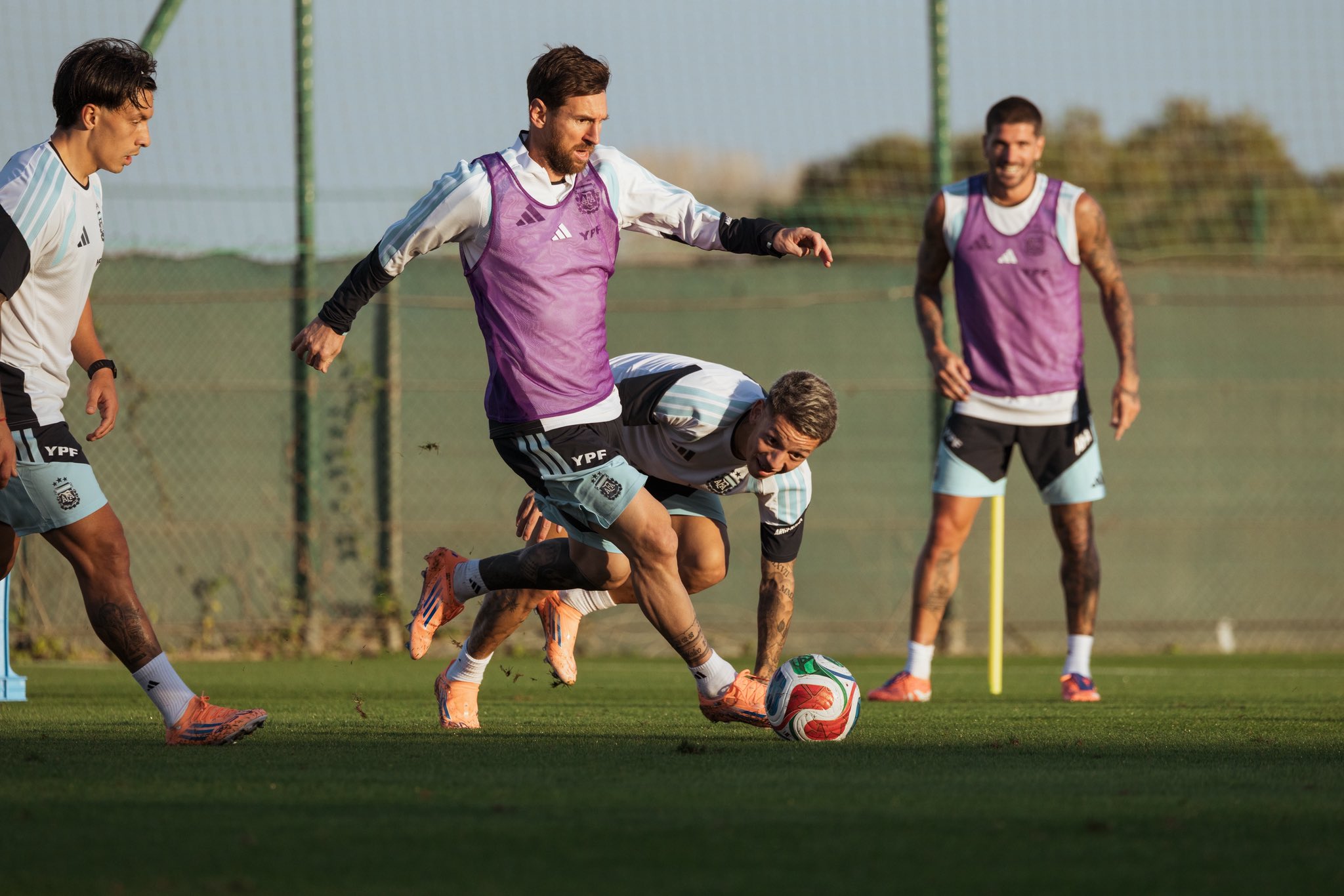 En este momento estás viendo Argentina trabaja de cara al partido contra Ángola