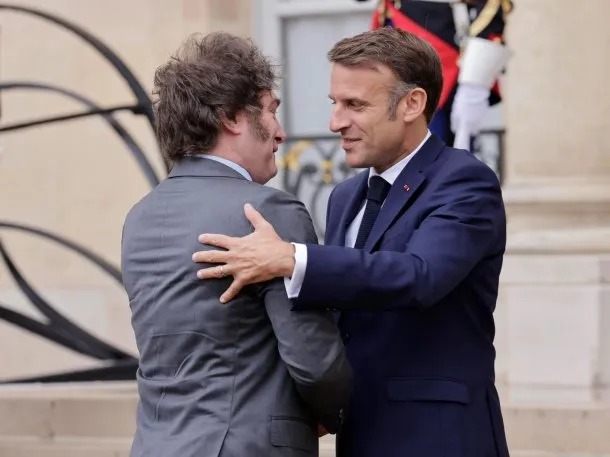 En este momento estás viendo Javier Milei anunció la compra de submarinos y buques a Francia para fortalecer la defensa nacional