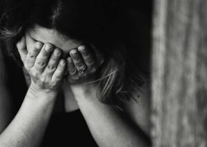 Lee más sobre el artículo Violencia de género: una joven fue golpeada en Cipolletti por hablar de un ex