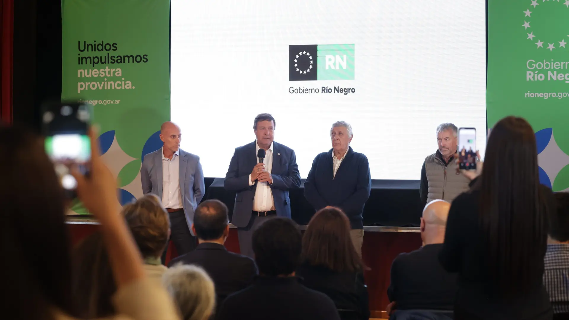 Lee más sobre el artículo La Provincia avanza en Dina Huapi con el nuevo sistema de agua potable