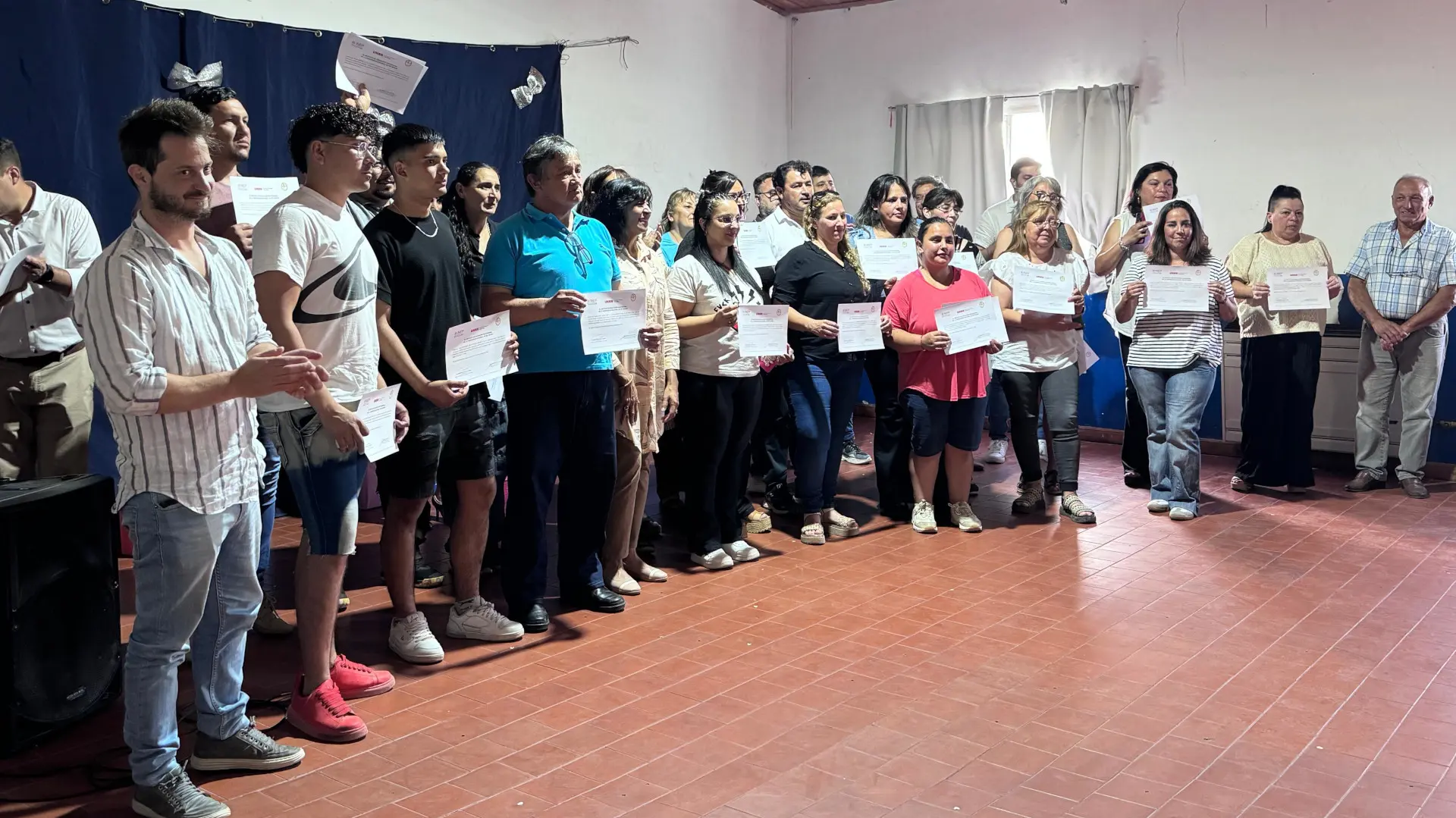 Lee más sobre el artículo San Antonio Este: certifican a vecinos en oficios y herramientas digitales