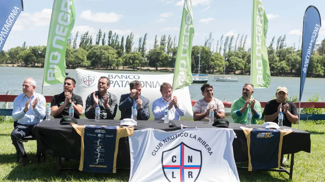 Lee más sobre el artículo En Viedma, se realizó el lanzamiento de la 50° Regata del Río Negro