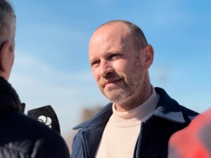 Lee más sobre el artículo Gustavo Amati: “La incorporación de maquinaria propia nos permite mejorar el servicio en cada barrio”