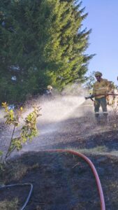 Lee más sobre el artículo Calentaba una manguera y provocó un incendio en Mallin Ahogado