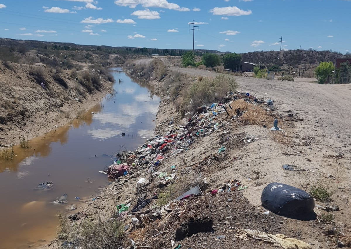 Lee más sobre el artículo El DPA refuerza el mantenimiento del sistema de defensa aluvional Roca-Catini en Río Negro