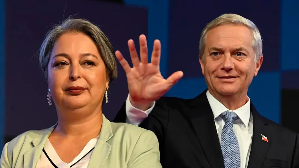 Lee más sobre el artículo Chile define su próximo presidente: José Antonio Kast y Jeannette Jara se enfrentan en una elección histórica