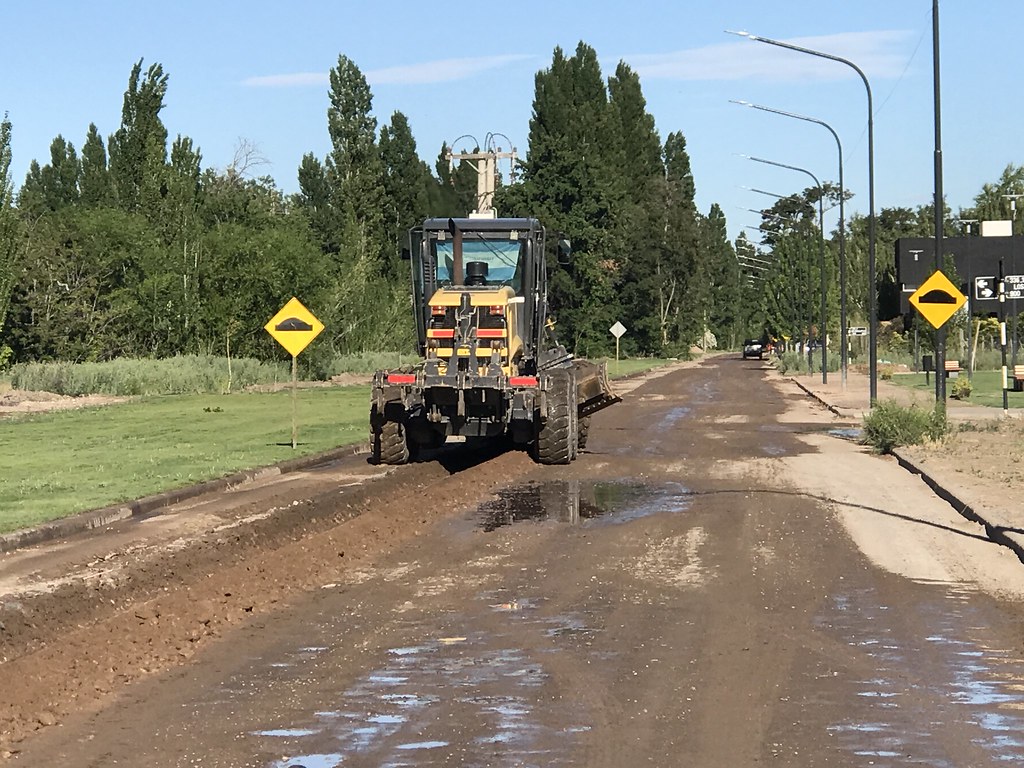 Lee más sobre el artículo El municipio refuerza el mantenimiento de calles de tierra tras el temporal de lluvia