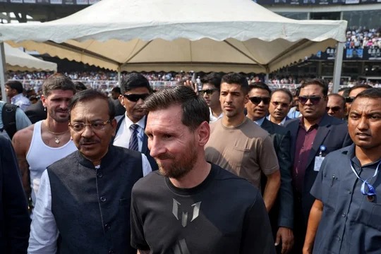 Lee más sobre el artículo La visita de Messi a Calcuta terminó con disturbios y denuncias de estafa