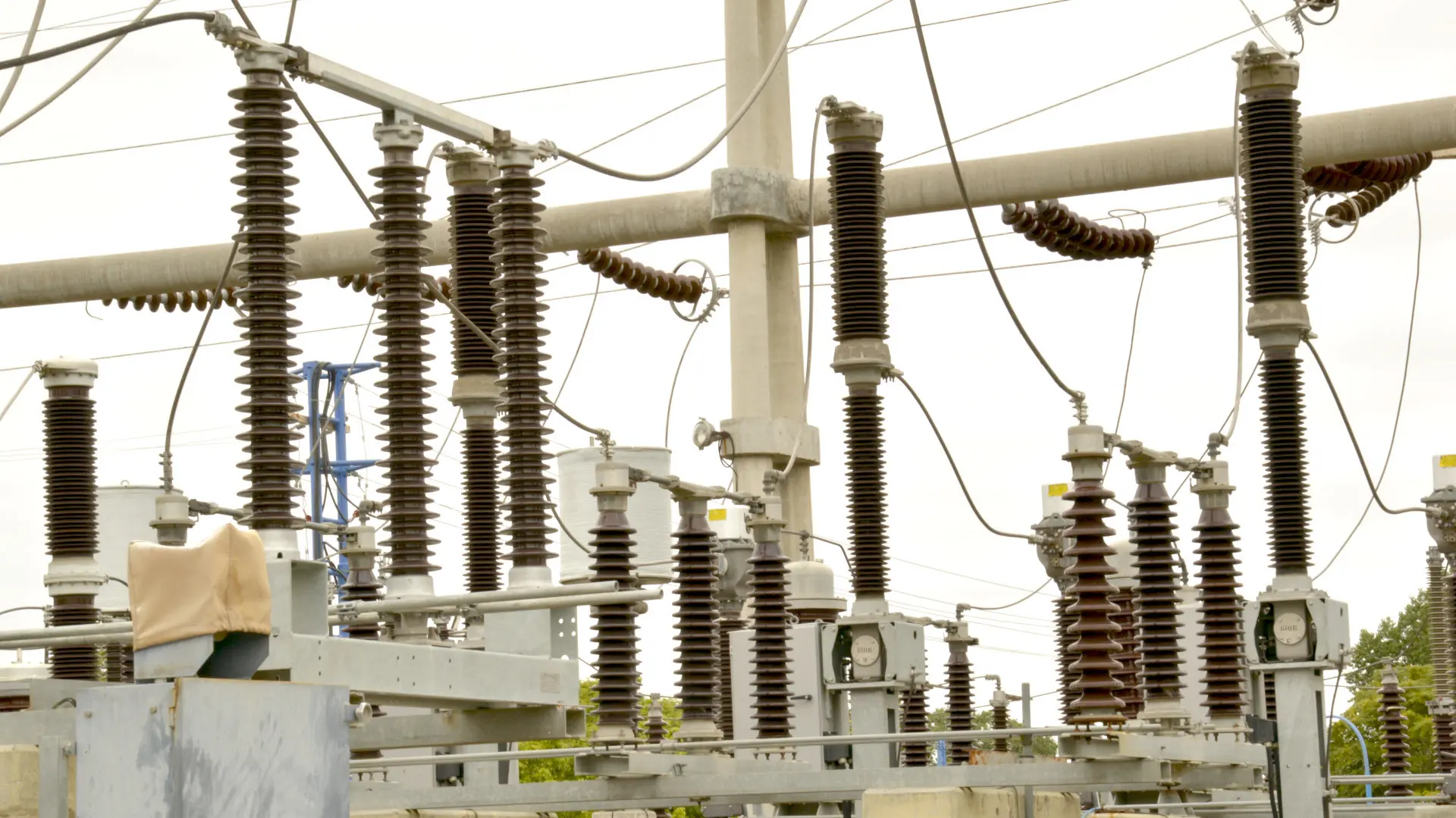 Lee más sobre el artículo Fuerte inversión provincial para mejorar el servicio eléctrico en Roca