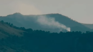 Lee más sobre el artículo Incendio en Villa Pehuenia: el foco en el cerro Chañy está rodeado y bajo control