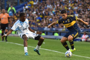 Lee más sobre el artículo Boca homenajeó a Miguel Russo con apenas un empate