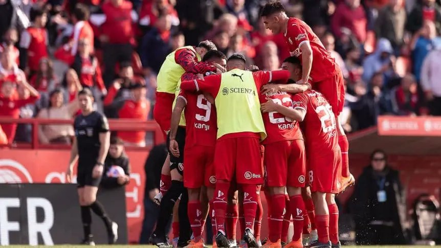 Lee más sobre el artículo Independiente recibe a Estudiantes, el último campeón