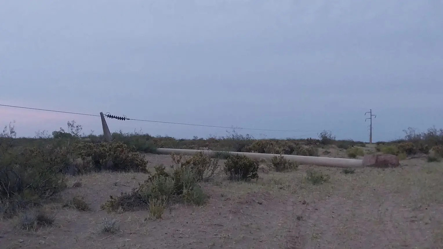 Lee más sobre el artículo Corte total de energía en Catriel por caída de una estructura eléctrica