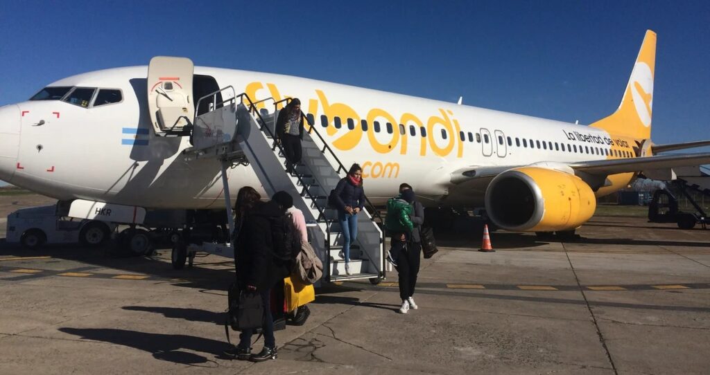 Fuerte sanción de Río Negro a Flybondi por cancelación de vuelos