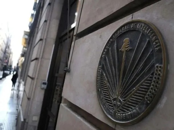 Lee más sobre el artículo El Gobierno oficializó la reforma de la SIDE: nuevas competencias, mayor centralización y controversia