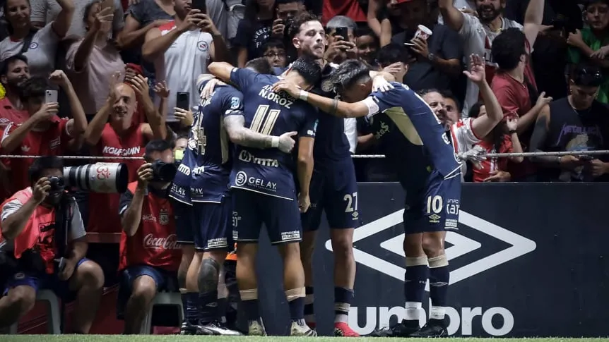 En este momento estás viendo River perdió con Argentinos en La Paternal y no levanta cabeza