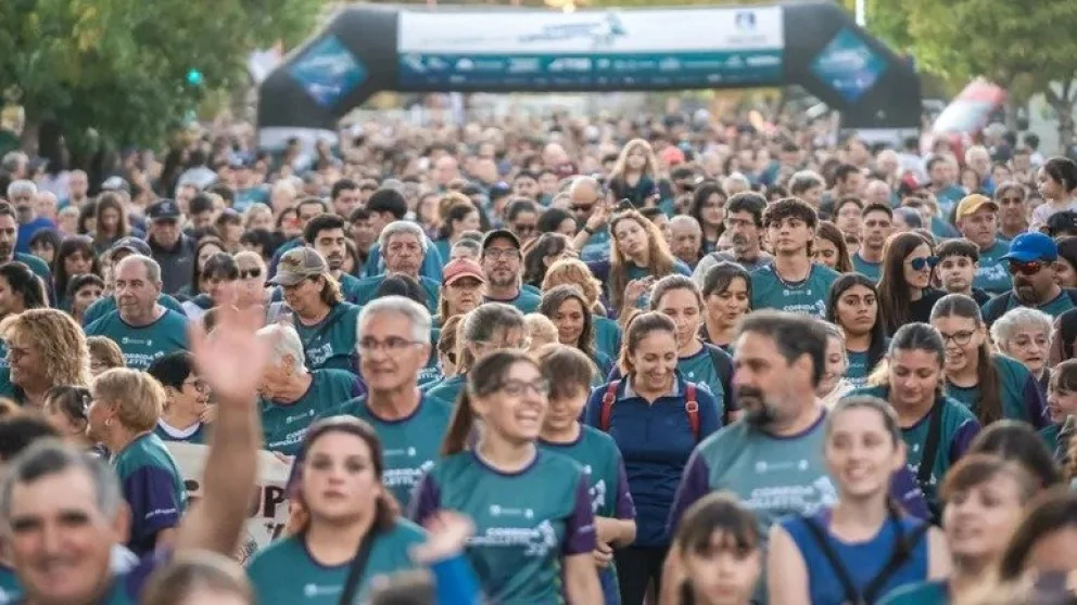 En este momento estás viendo Presentan la remera oficial de la Corrida Ciudad de Cipolletti y se abren las inscripciones