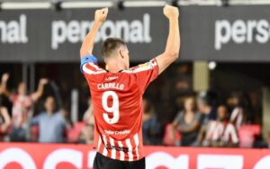 Lee más sobre el artículo En la previa del clásico, Estudiantes se llevó una trabajada victoria ante Riestra