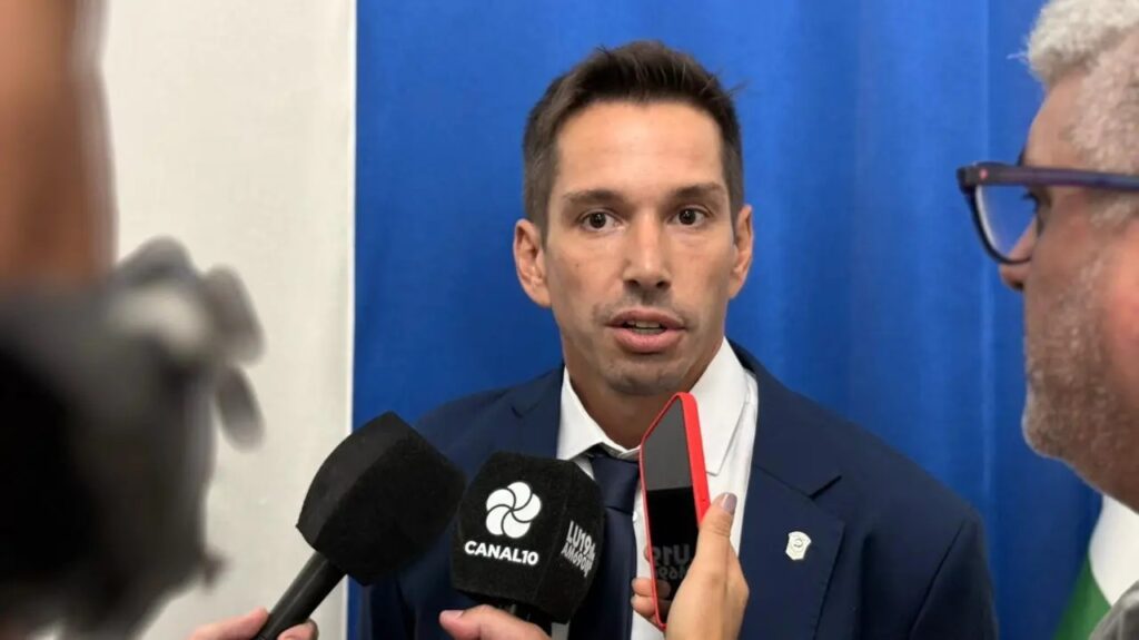 Ríos cruzó a Fullone: “Que se ponga a trabajar y solucione aunque sea un problema de los rionegrinos”