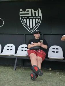 Lee más sobre el artículo Brunenger recorrió La Visera de Cemento y revolucionó Cipolletti con su stream en vivo