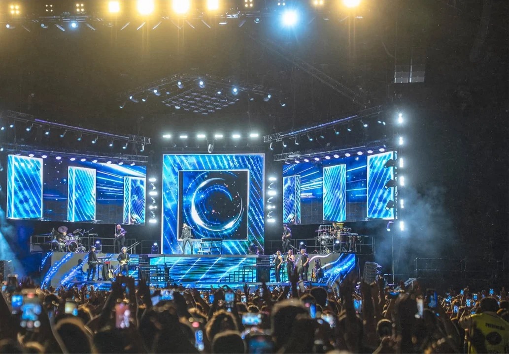 En este momento estás viendo Chayanne hizo vibrar el Movistar Arena con su primer show