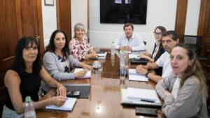 Lee más sobre el artículo Previsibilidad salarial, eje de un encuentro de trabajo con Educación