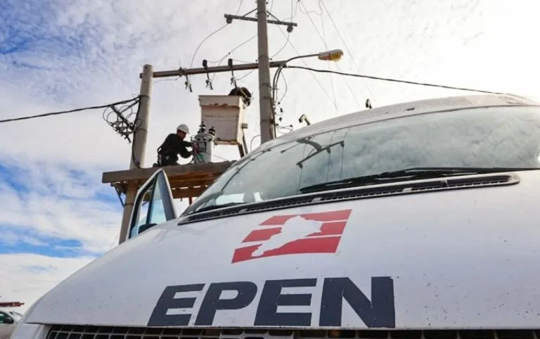 En este momento estás viendo Descubren a un hotel alojamiento enganchado de la luz y el caso llegó a la Justicia