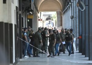 Lee más sobre el artículo Explotó un paquete bomba en la Escuela Superior de Gendarmería