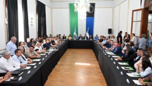 Lee más sobre el artículo Weretilneck se reune con intendentes de Río Negro para debatir el nuevo esquema de coparticipación