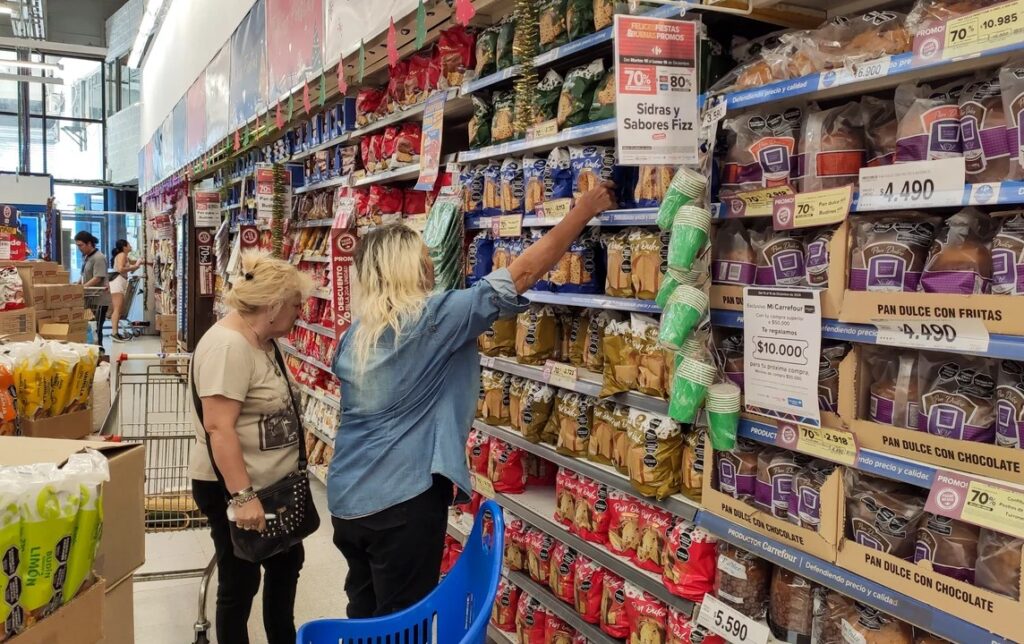 El consumo masivo volvió a caer en junio y acumula seis meses en baja
