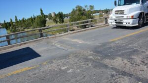 Lee más sobre el artículo Provincia exige a Nación un informe urgente sobre el puente de Río Colorado