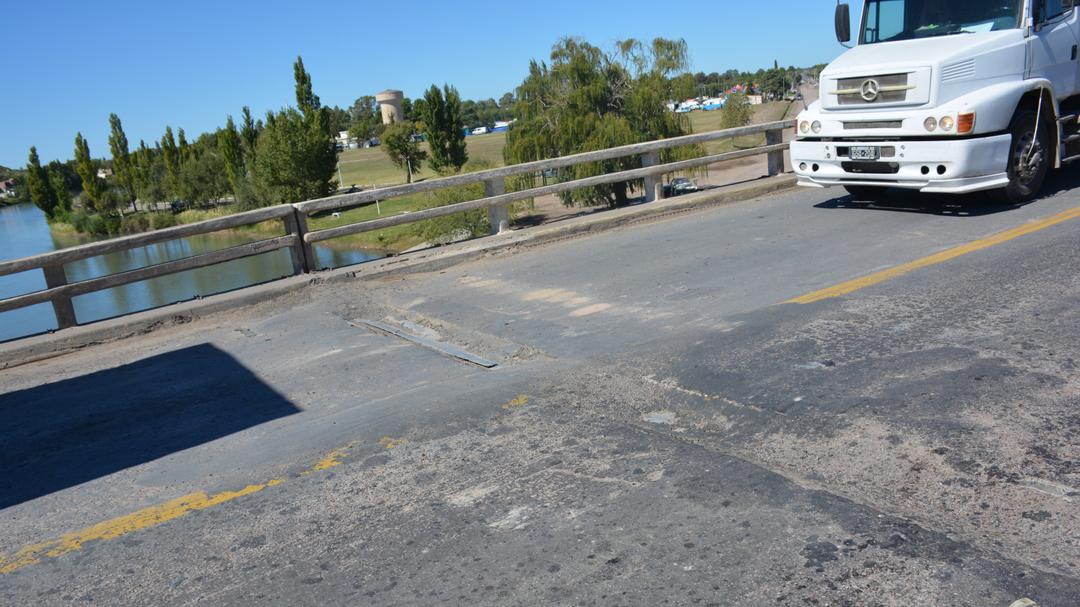 Provincia exige a Nación un informe urgente sobre el puente de Río Colorado