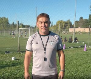 Lee más sobre el artículo Fabián Enríquez es el nuevo DT del Club Cipolletti