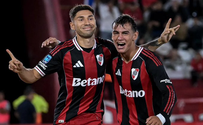 En este momento estás viendo River Plate venció 2-1 a Huracán en el debut del Chacho Coudet