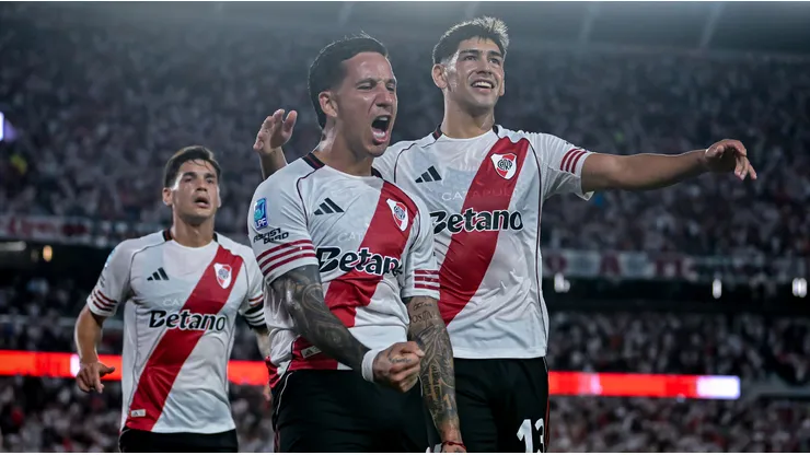 Lee más sobre el artículo River venció a Sarmiento 2 a 0 en el debut de Coudet en el Monumental