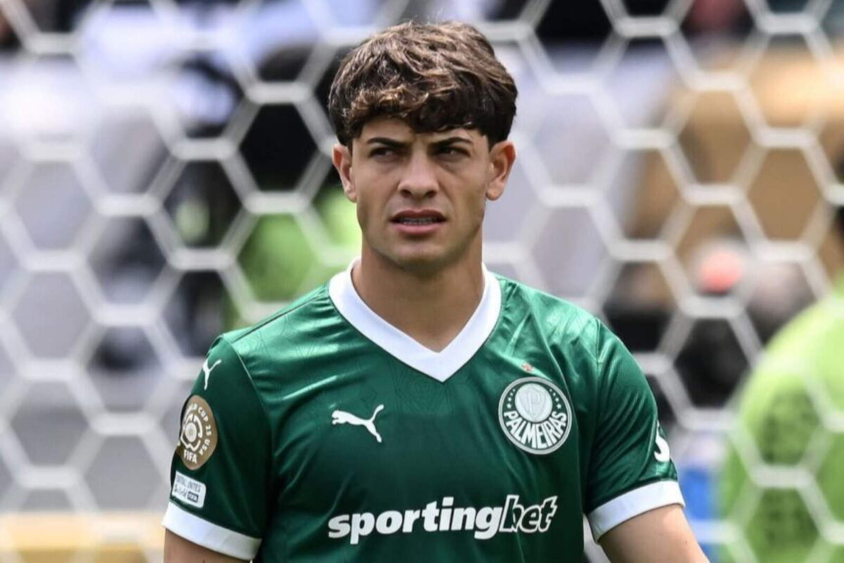 En este momento estás viendo Después de la baja de Montiel, Scaloni citó al lateral Giay para los amistosos en la Bombonera