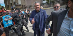 Lee más sobre el artículo “Chiqui” Tapia se presentó en Tribunales para ser indagado por la retención de aportes de la AFA