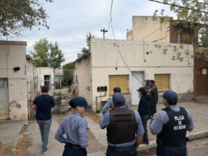 Lee más sobre el artículo Cipolletti demolió otro “aguantadero” y ya suman cerca de 30 operativos en la ciudad