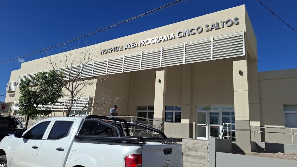 Apuñalaron a un joven en pleno centro de Cinco Saltos